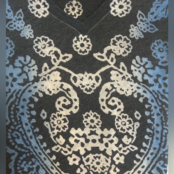 Women’s V-Neck Shirt - Picture 4 of 6